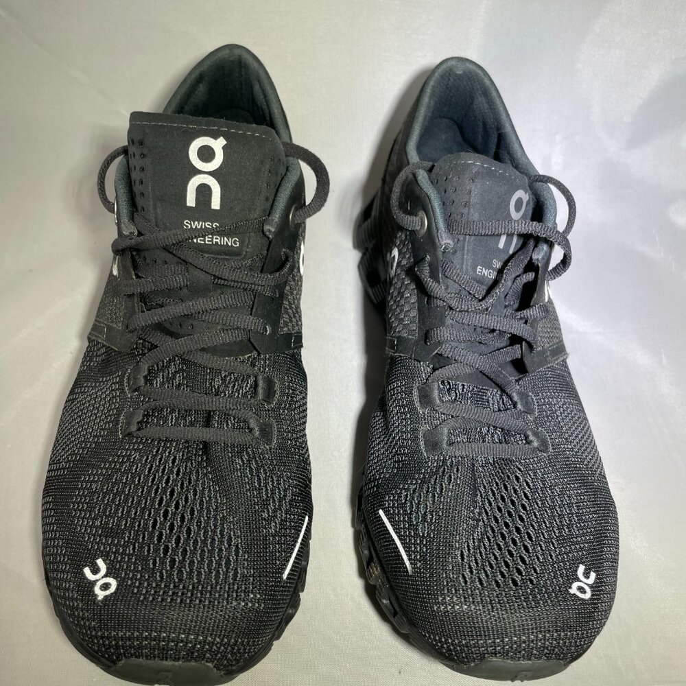 ON running shoes Cloud 5 Sz7 Womens